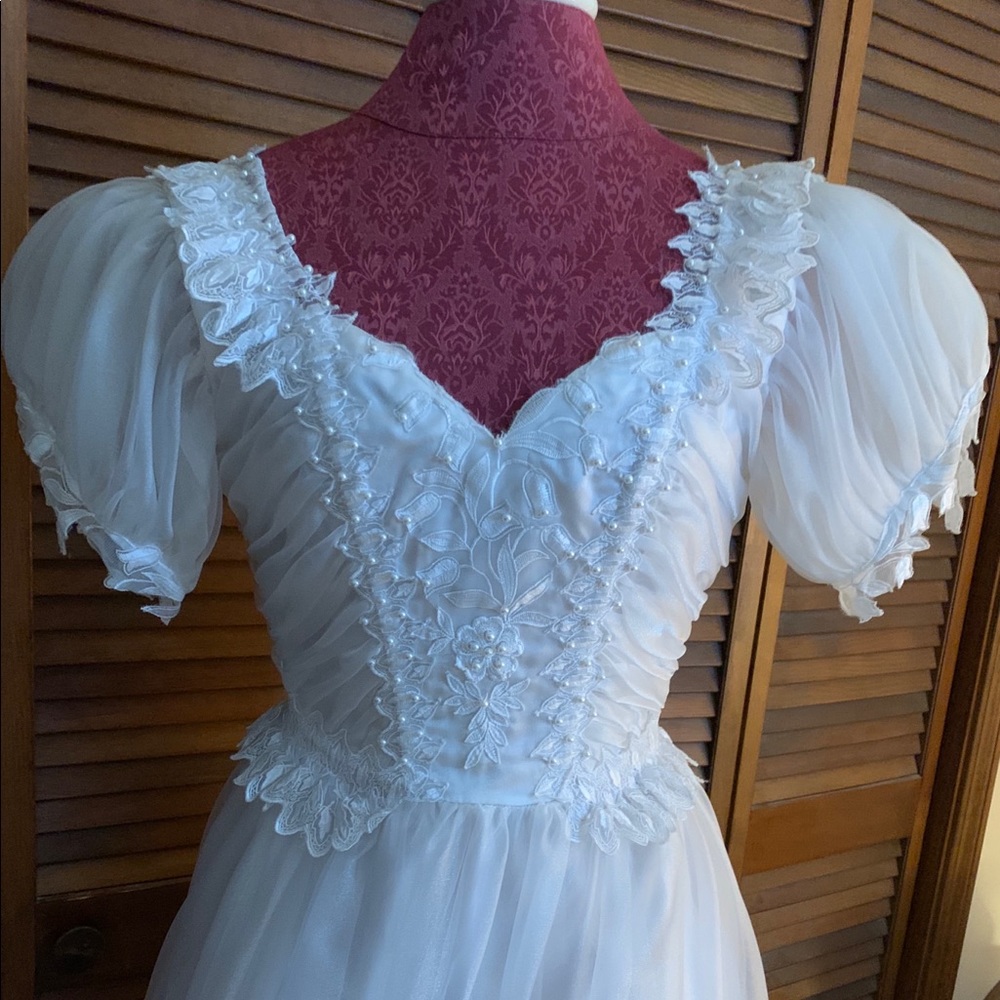 Wedding Gown - Ruffles Minor mending needed Size 2